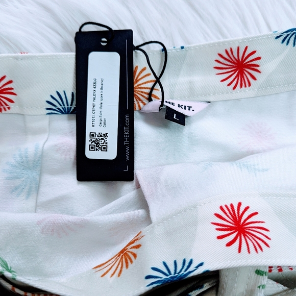 (SOLD)Rare. The KIT cargo skirt Palampore NEW Large - Picture 11 of 14